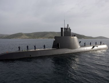 Σούδα: Το υποβρύχιο Παπανικολής «κλέβει» την παράσταση (φωτό, βίντεο)